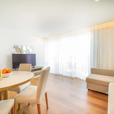 Alma Oceanview Apartment